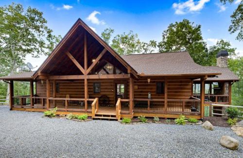 Blue Ridge Villa | Aska Favor - Near River Tubing Hiking Dining Gem Mining Mini-Golf
