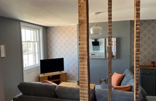 Huntingdon Apartamento | Aspen-free parking-Grade II listed-second floor two bedrooms apartment