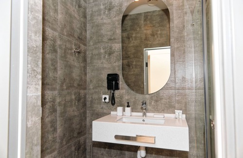 Aktau Cama Y Desayuno | Aston Hotel