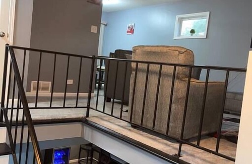 Sauk Village Casa | Astonishing 4 bdrm home 30 min to Dwntwn!