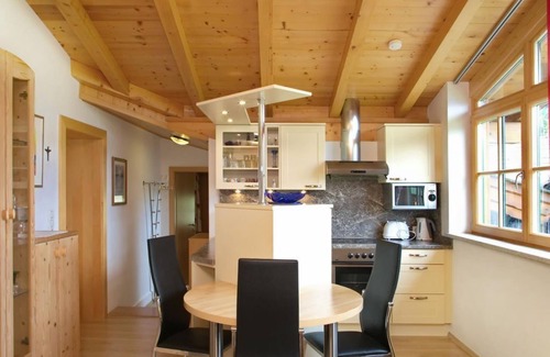 Saalfelden am Steinernen Meer Apartamento | Apartment with 2 bedrooms - Wechselberger, House