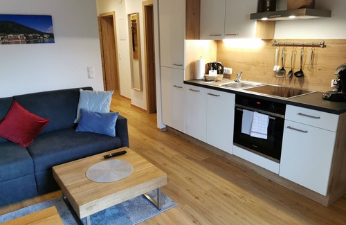 Sankt Wolfgang im Salzkammergut Apartamento | Apartment WALDHORN in a prime location with private beach for 2 people