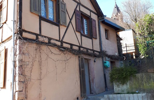 Buhl Apartamento | At the foot of the Vosges massif, a cottage in a traditional village house