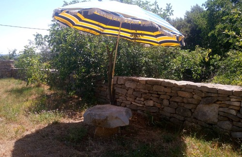 Ferrieres-les-Verreries Casa | A las puertas de Cevennes, casa de piedra renovada, terreno muy tranquilo y privado.