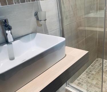 Rayton Cabina | At The Rocks Country Estate