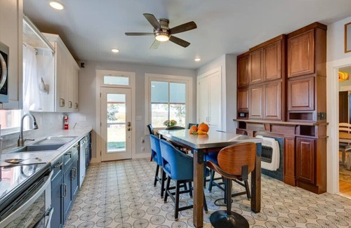 Atchison Casa | Atchison 1870 Farmhouse