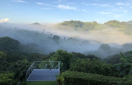 Atenas Casa | Atenas: aislada, segura, hermosa vista a la montaña, piscina!