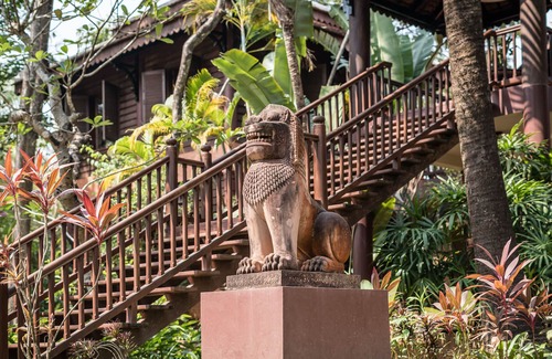 Siem Reap Villa | Casa Athakon Villa de diseño tradicional de lujo en jardín tropical