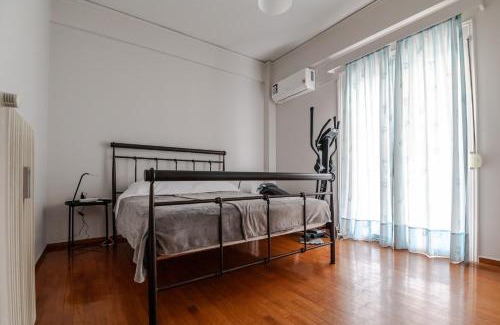 Petralona Apartamento | Athenian Central Escape