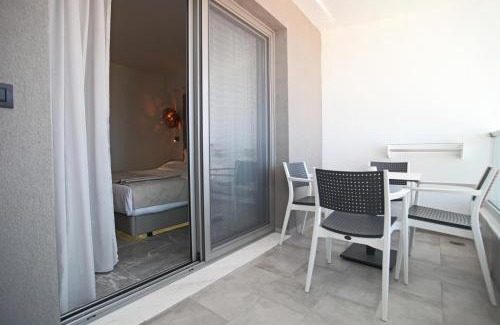 Haniotis Hotel | Athinais Luxury Apartments