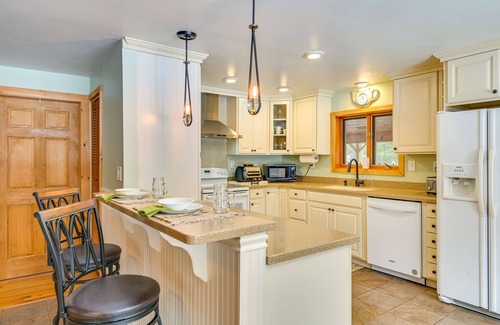 Athol Cabaña | Athol Vacation Rental w/ Mountain Views!