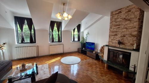 Cazin Apartamento | Atika