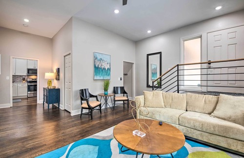 Church Street Casa | Atlanta Retreat w/ Deck in Greenbriar Area!