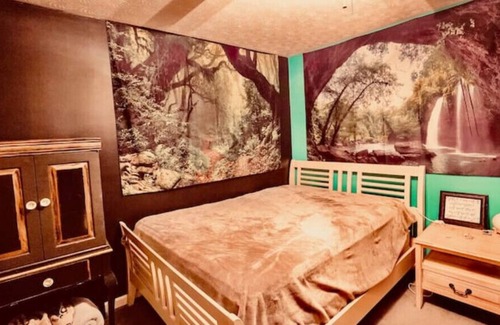 Mableton Casa | Atlanta's Tropical Oasis