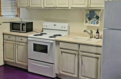 Stone Mountain Casa | Atlanta/Stone Mountain, fenced yard, washer dryer, Wi-Fi