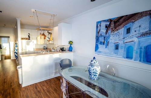 Tybee Island Condominio | Atlantic Sunrise ~ Oceanfront, Beachfront, Pools