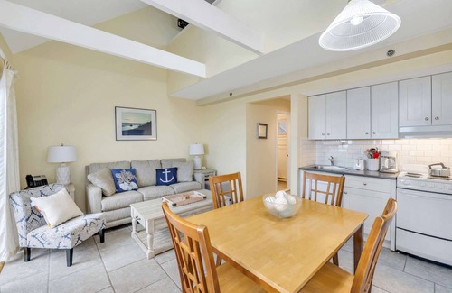 Napeague Apartamento | Atlas' Cozy 1BR Beachside Home | TennisLoftWiFiPKG