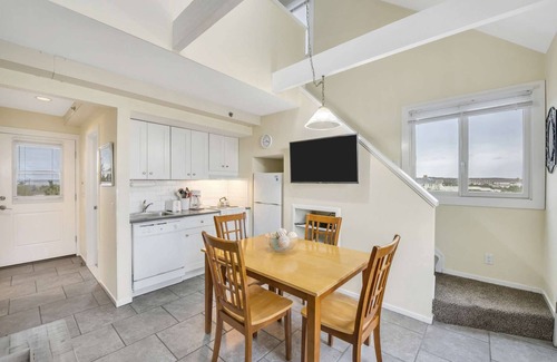 Napeague Apartamento | Atlas' Cozy 1BR Beachside Home | TennisLoftWiFiPKG