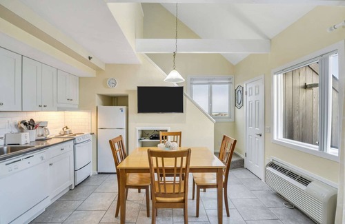 Napeague Apartamento | Atlas' Cozy 1BR Beachside Home | TennisLoftWiFiPKG