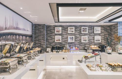 Haining Hotel | Atour Hotel Haining Leather City South Gate