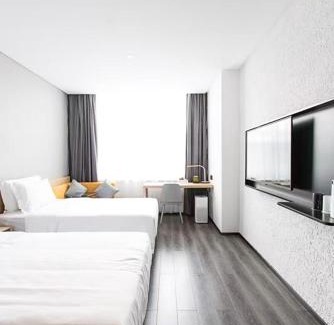 Zhengdong New Area Hotel | Atour Light Hotel Zhengzhou CBD exhibition center