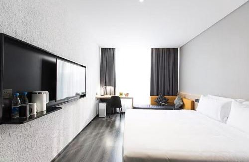 Zhengdong New Area Hotel | Atour Light Hotel Zhengzhou CBD exhibition center