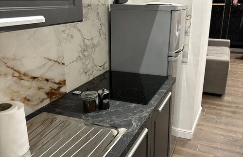 Casagiove Apartamento | Atrium B&B, luxe apartment 2 km from the Royal Palace of Caserta, parking included