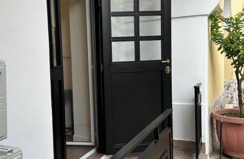 Casagiove Apartamento | Atrium B&B, luxe apartment 2 km from the Royal Palace of Caserta, parking included