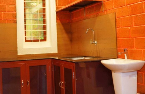 Devikolam Complejo | Attractive river side cottage with waterfall view and Mountain View