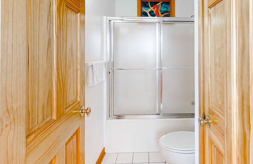 Brigands' Bay Casa | Attractive sound-front house w/private washer/dryer, WiFi, central AC, balcony