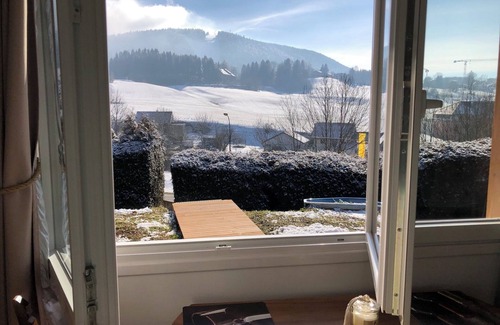Metabief Chalet De Esquí | Atypical chalet with enclosed garden and breathtaking views! Rosa-Lila the Tiny-house