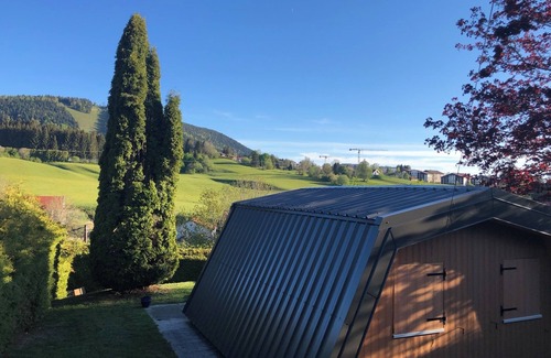 Metabief Chalet De Esquí | Atypical chalet with enclosed garden and breathtaking views! Rosa-Lila the Tiny-house