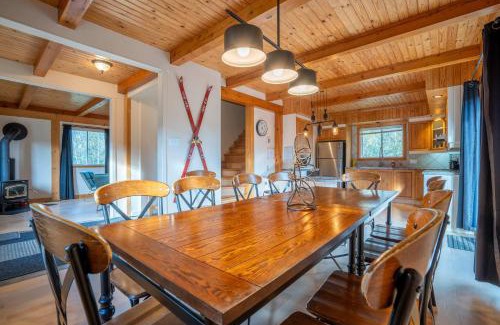 Sainte-Melanie Casa | Au Chic Chalet des Chutes Chic Cottage