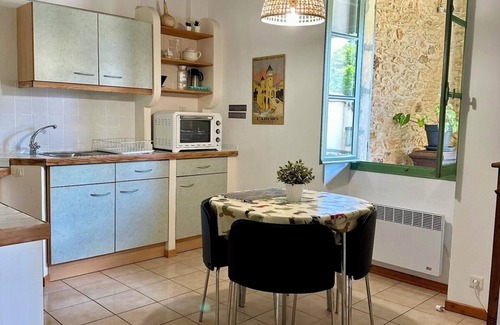 Biron Cabaña | Au Coin Des Arbres (Noyer) a charming farmhouse in peaceful Dordogne countryside