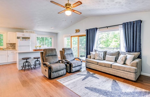 Au Gres Cabina | Au Gres Vacation Rental Cabin < 1 Mi to Lake Huron