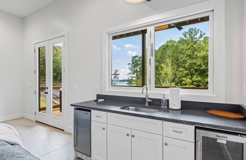 Dadeville Casa | Auburn Game Days! Newly built Home with Hot Tub, Fire Pit, King Beds, Sleeps 12!