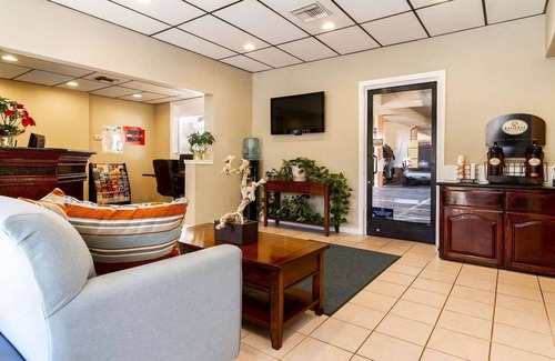 North Auburn Hotel | Rodeway Inn Auburn - Foresthill