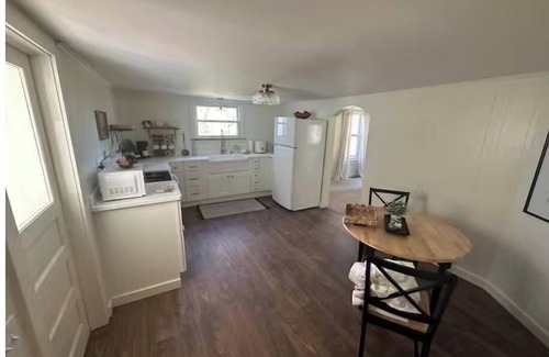 Irvine Otro | Aunt June’s Farmhouse