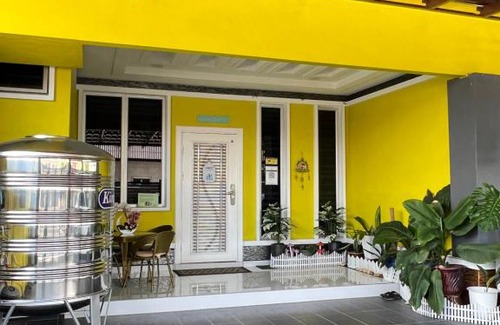Kusial Casa | Auranad Guest House Tanah Merah Wifi-Netflix