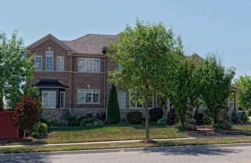 Aurora Casa | Aurora Executive Upscale Residence - 3bedrooms, 3.5bathrooms