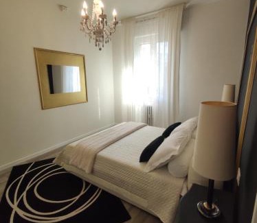 Crocetta-San Lazzaro-Modena Est Apartamento | Aurora Flowers - Two rooms and free parking near center and train station