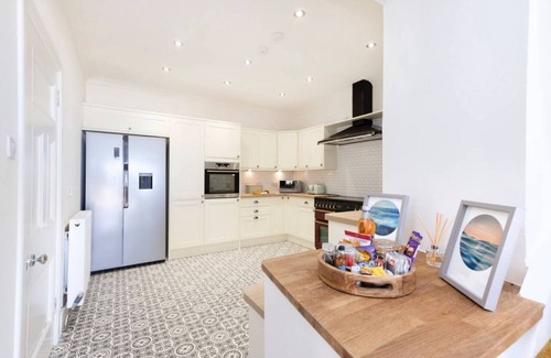 Buckie Villa | Aurora House: Home on the Coast w/ Hot tub! Pet Friendly!