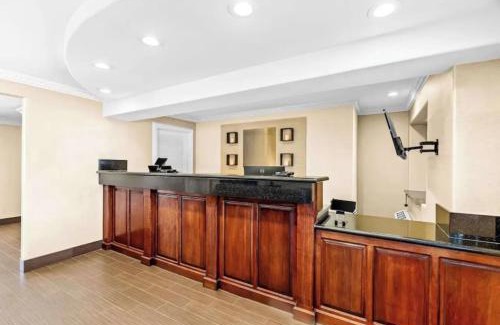 Modesto Hotel | Aurora Inn