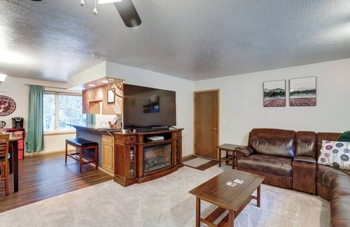 Badger Condominio | Aurora Lights on Rural 3 Acre Setting