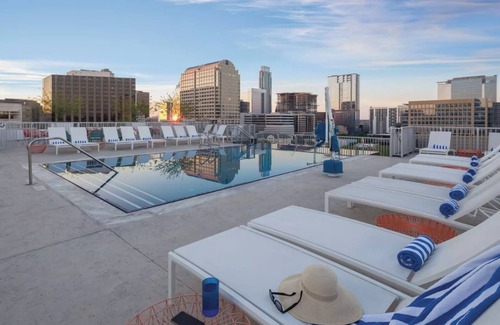West End Condominio | Austin Resort Studio Suite Friday Check-In
