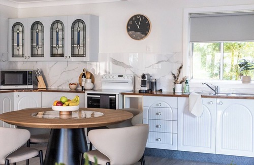 Coledale Apartamento | Austinmer Bush to Beach Retreat | EV Charger | Stylish & Serene