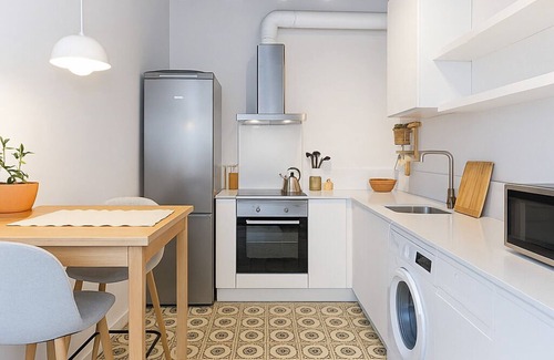 Sant Andreu de Palomar Apartamento | Authentic Gem in Quaint Market Plaza in Barcelona