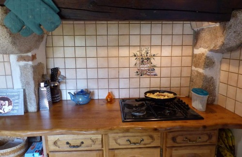 Laprugne Cabaña | Casa Auténtica con Jardín y Chimenea, Mascotas Permitidas, Parking, Internet