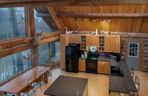 Covert Casa | Authentic Log Cabin Gated Community w/ Access Lake Michigan & South Haven