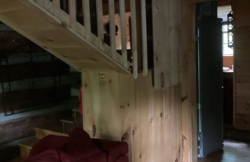 Town of Marlborough Cabina | Authentic Log Cabin with working wood burning fireplace